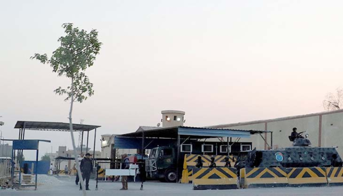 تغريب 21 معتقلًا من الشرقية إلى سجون العاشر والفيوم والمنيا