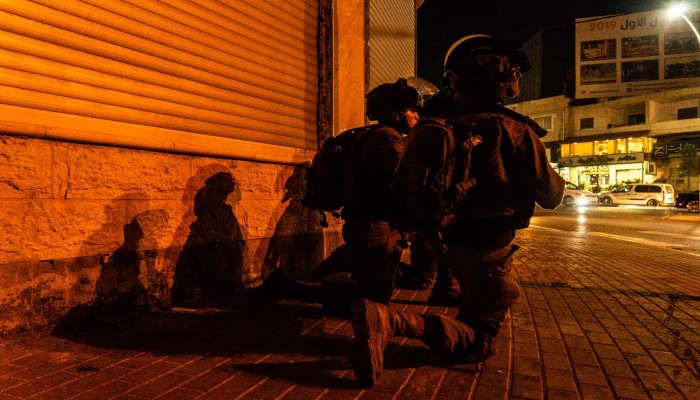 اعتقالات ومواجهات في اقتحام قوات الاحتلال عدة مناطق بالضفـة