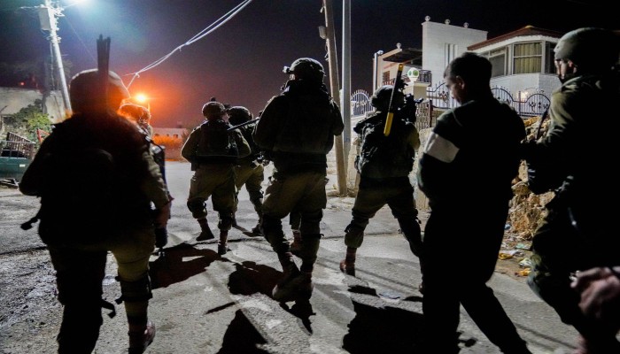 مواجهات خلال حملة اعتقالات للاحتلال بالضفة والقدس