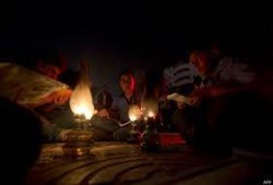 غضب وسخرية من قطع الكهرباء لتخفيف الأحمال