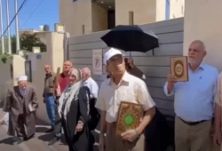 حرب دينية.. وقفة أمام قنصلية السويد في القدس احتجاجا على حرق المصحف