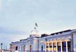 صور قائد الانقلاب في قصر رئاسي جديد تثير الاستياء في مصر.. "احنا فُقرا أوي"