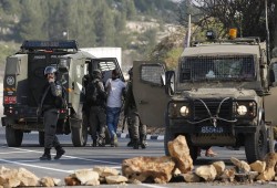 الاحتلال يشن حملة اعتقالات واسعة بالضفة.. وطافش يدعو لنصرة الأسرى