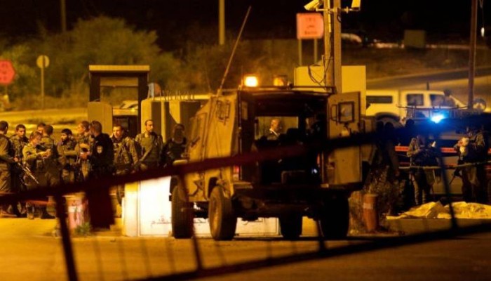 كمين وعملية طعن.. الاحتلال يشن حملة دهم واعتقالات  بالضفة
