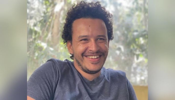 القبض مجددا على معتقل التيشرت وأسرته تخشى على مصيره