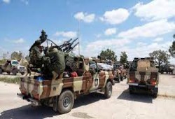 ليبيا.. حفتر طرد 20 ألفا من سكان بنغازي خارج مناطقهم