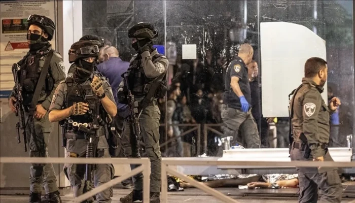 إصابة 3 صهاينة بعملية طعن قرب باب الخليل في القدس