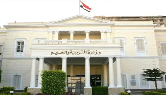نظام الانقلاب يحظر "النقاب" على طالبات المدارس