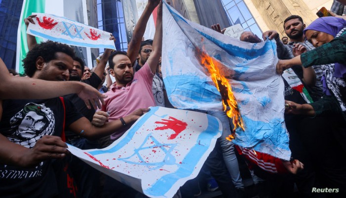 هيومن رايتس ووتش تنتقد اعتقال عشرات المتظاهرين السلميين في مصر