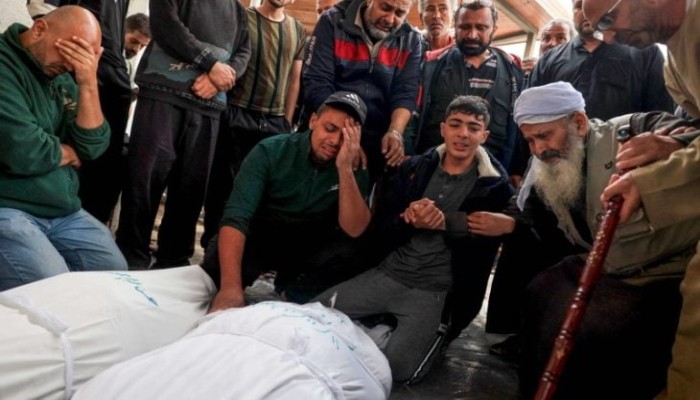 أطفال وجرحى يموتون في المستشفيات.. شهداء العدوان على غزة يتجاوزون 11 ألفا