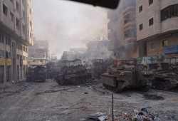 المقاومة تدمّر 6 آليات وتسقط طائرة وتواصل التصدي لتوغل الاحتلال بغزة