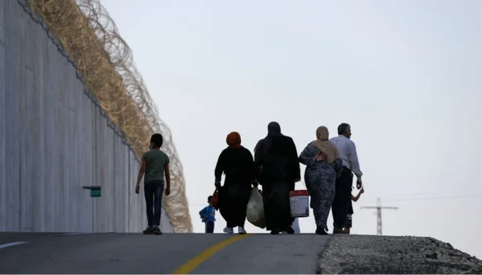 عنف المستوطنين الصهاينة يجبر ألف فلسطيني على ترك منازلهم بالضفة المحتلة