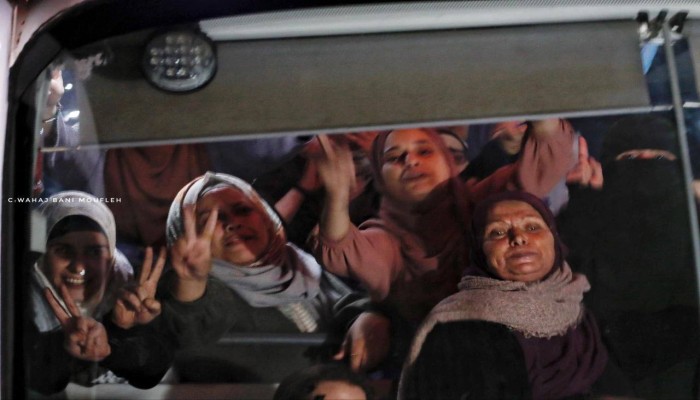 39 أسيرة وأسيرا من الضفة والقدس ينالون الحرية وهتافات للقسام والمقاومة