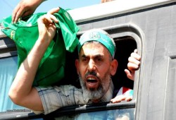سوابق نجاحات المقاومة في صفقات تبادل الأسرى.. شخصيات بارزة تحررت