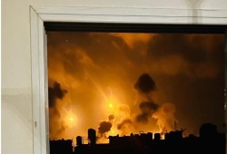 قصف مكثف للاحتلال على خانيونس واشتباكات بمحاور شمال غزة