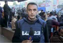 استشهاد والدي الصحفي بقناة الجزيرة مؤمن الشرافي بقصف مخيم جباليا