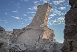 العدوان الصهيوني الغاشم يدمّر المسجد العمري الكبير التاريخي وسط غزة