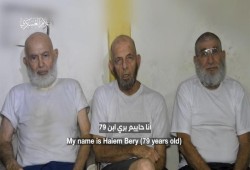 أسرى الاحتلال لدى القسام يوجهون رسالة لحكومتهم: لا تتركونا نشيخ