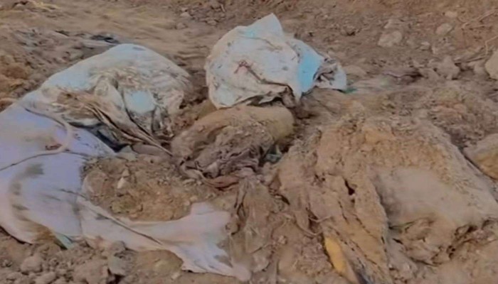 نبش المقابر وسلب جثامين الشهداء .. جريمة الصهاينة المتكررة في غزة