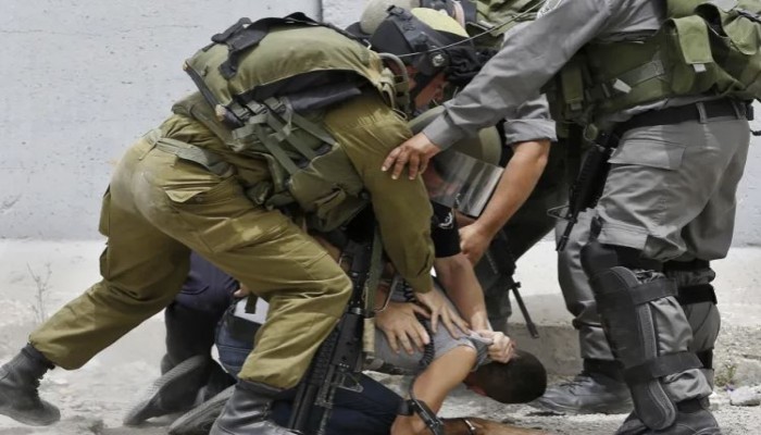 الاحتلال يعتقل 25 فلسطينيا بالضفة والعدد يرتفع إلى 5755