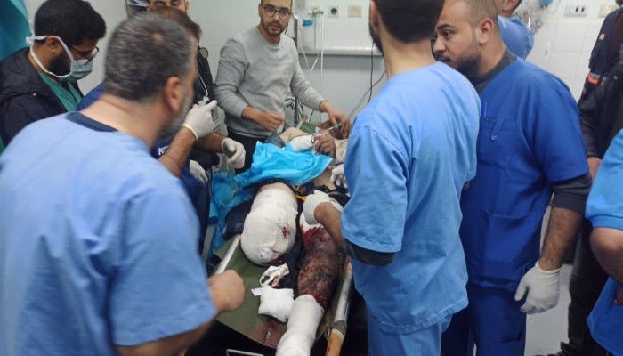 إصابة صحفيين من الجزيرة بقصف صهيوني مباشر والإعلام الحكومي يدين