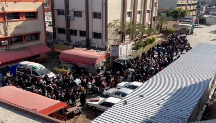 الإعلام الحكومي بغزة: اقتحام الاحتلال مجمع ناصر جريمة حرب