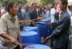 استمرار إضراب عمال غزل المحلة.. والإدارة توقف صرف الرواتب