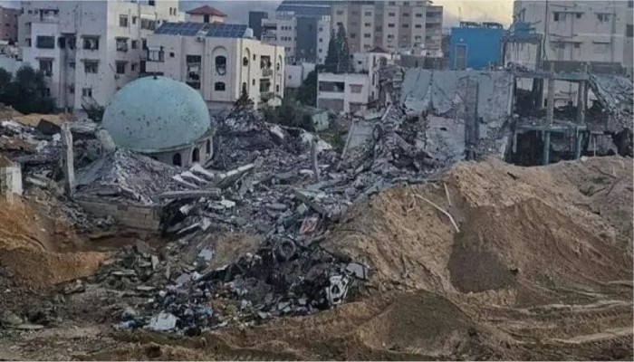 الاحتلال يفجر المبنى التخصصي بمجمع الشفاء الطبي في غزة