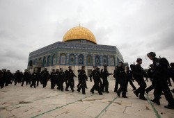 الاحتلال يقرر خنق القدس بـ 3600 شرطي بجمعة رمضان الأخيرة