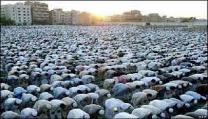 أول صلاة عيد في الخلاء في القرن العشرين