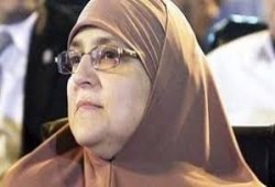 حرم الرئيس الشهيد محمد مرسي تعزي إسماعيل هنية في استشهاد ثلاثة من أبنائه 