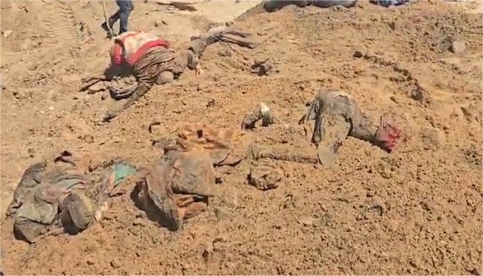 مشاهد صادمة.. مقبرة جماعية لفلسطينيين دفنتهم قوات الاحتلال في باحة مجمع الشفاء