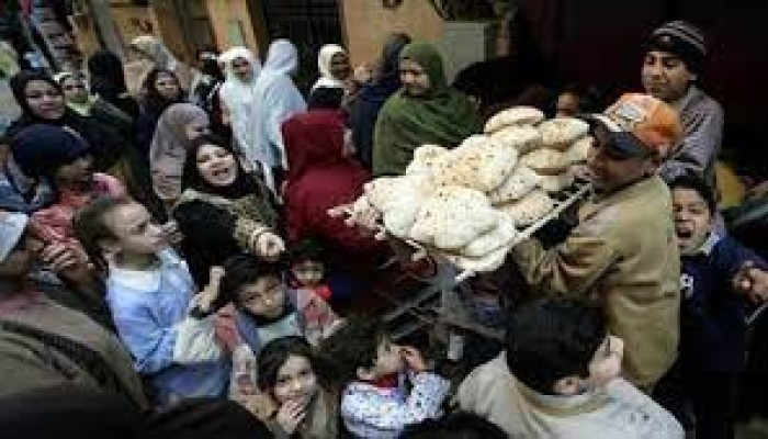 دعاوى قضائية ضد نظام الانقلاب لإلغاء قرار رفع سعر رغيف الخبز