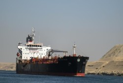 قناة السويس تخسر ثلثي إيراداتها في مايو 2024