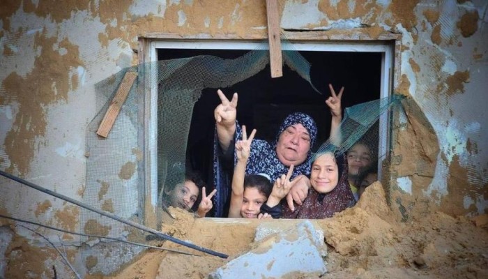 كلنا فداء المقاومة.. صيحة التحدي يرسلها الغزاويون فوق الركام وبين الأشلاء