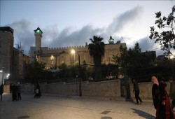 الجهاد الإسلامي: الشعب الفلسطيني لن يقف صامتاً أمام تهويد الحرم الإبراهيمي