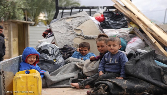 انتشار أمراضٌ جلديةٌ معديةٌ بين الأطفال والأهالي في غزة