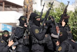 سرايا القدس تزف عددًا من مقاتليها في طولكرم