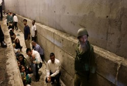 إيران تقصف الكيان الصهيوني بـ 400 صاروخ على الأقل