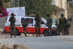 استشهاد مسنة في جنين برصاص الاحتلال أثناء عملها بقطف الزيتون