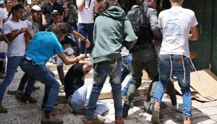 مستوطنون صهاينة يعتدون على شاب فلسطيني في سلفيت