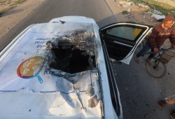 5 شهداء في قصف الاحتلال سيارة لمنظمة الغذاء العالمي بخان يونس