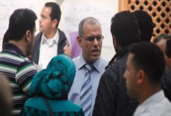 إحالة الصحفي توفيق غانم و87 مواطناً إلى المحاكمة