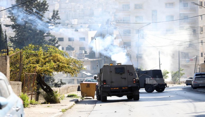الاحتلال يشن حملات دهم واعتقال في الضفة