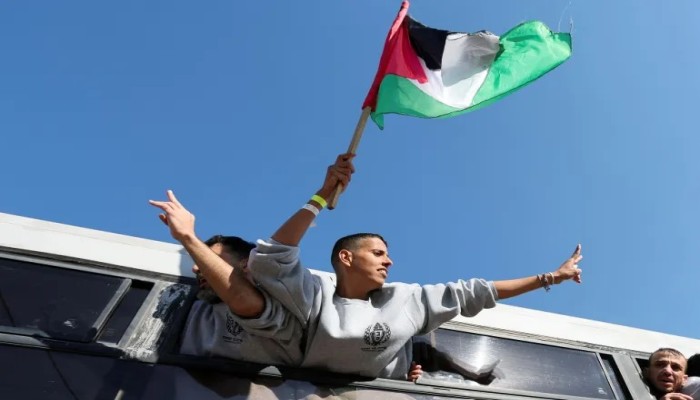 حماس تطالب الوسطاء بالضغط على الاحتلال لتنفيذ الاتفاق والإفراج عن الأسرى