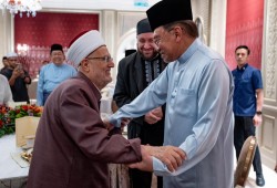 رئيس وزراء ماليزيا يستقبل خطيب الأقصى ويبحثان مستجدات القضية الفلسطينية