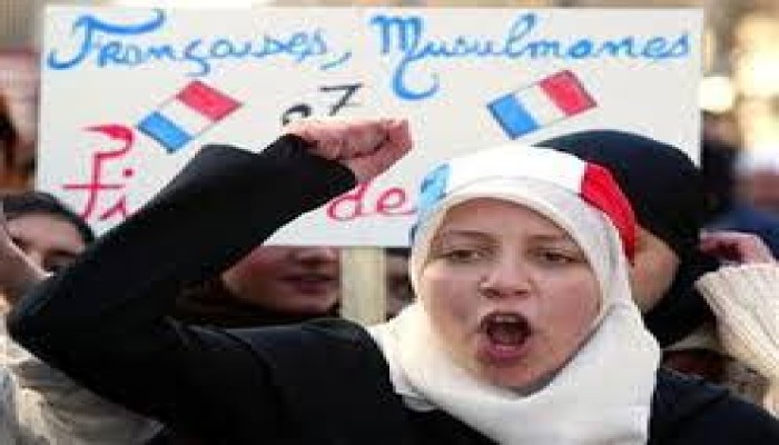 مجلس الدولة الفرنسي يقر حظر الحجاب للمحاميات