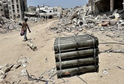 مخلفات حرب الإبادة في غزة.. قنابل موقوتة تهدد حياة الفلسطينيين