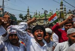 قانون للسماح بسيطرة حكومة الهند على ممتلكات المسلمين