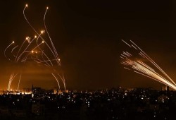 صواريخ القسام تقصف أسدود وعسقلان وتصيب 3 صهاينة